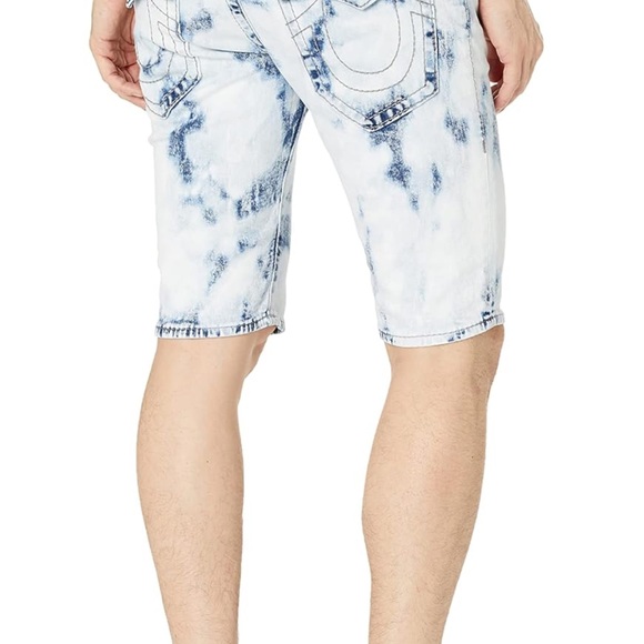 TRUE RELIGION- NWT MENS ROCCO RELAXED SKINNY SHORTS - Picture 2 of 7